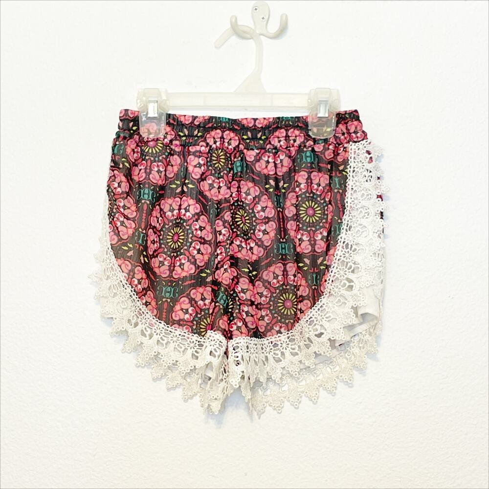 Lucy Love Boho Floral Pink Shorts Crochet Lace Trim Festival Small - Picture 2 of 9